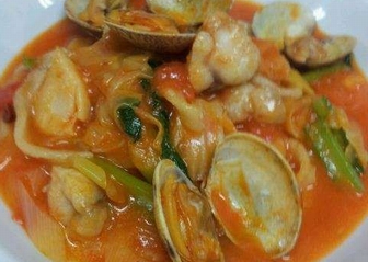 茨城の大地と海 蓮根を練りこんだパスタの鮟鱇とあさりのトマトソース