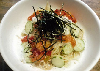 魚（うお）めんと生パスタの冷やしとろろ