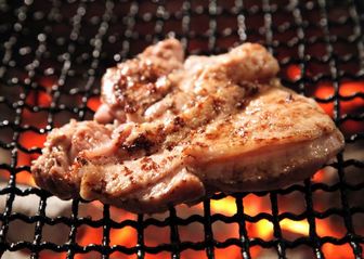 岩手阿部鶏の塩麹漬け焼き