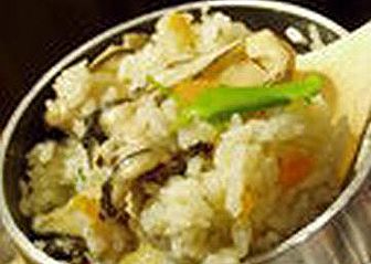 三陸の味！春かきの釜めし