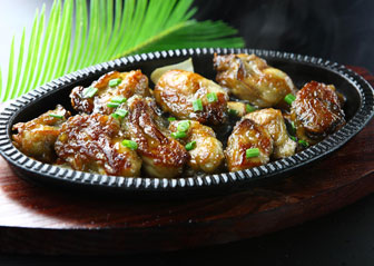 横浜中華街慶福楼オリジナル　カキの鉄板焼きin宮城