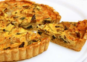 大地の恵み　岩手県の天然キノコや山菜たっぷりのキッシュ
