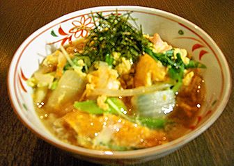 三角定義あぶらあげと気仙沼の鶏もも肉のハリハリ卵とじ