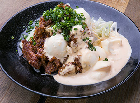 写真：ごろごろタルタル　チキン南蛮丼