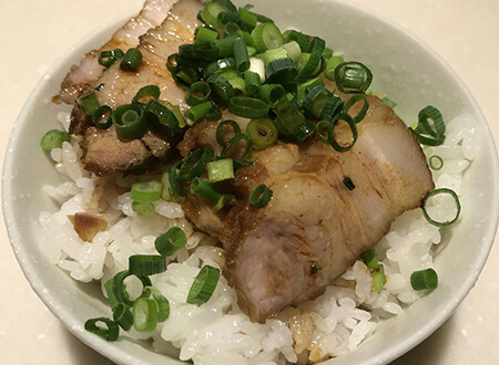 写真：黒豚チャーシューご飯