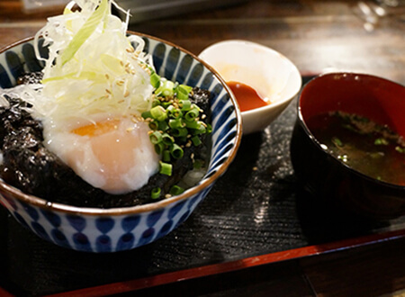 写真：トロトロ薩摩黒丼