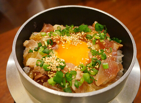 写真：地鶏の生親子丼