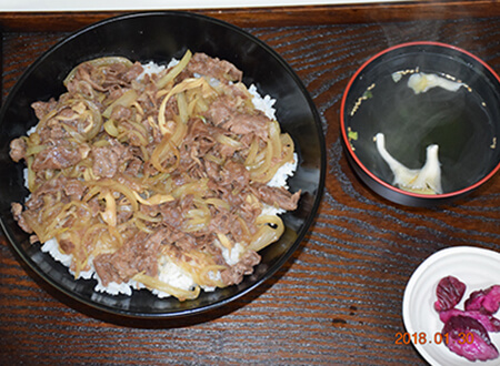 写真：精剛丼（せいごうどん）
