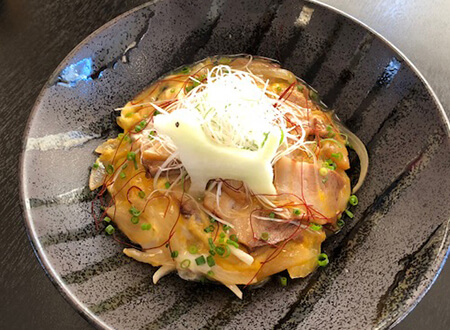 写真：黒豚角煮丼～西郷どんバージョン～